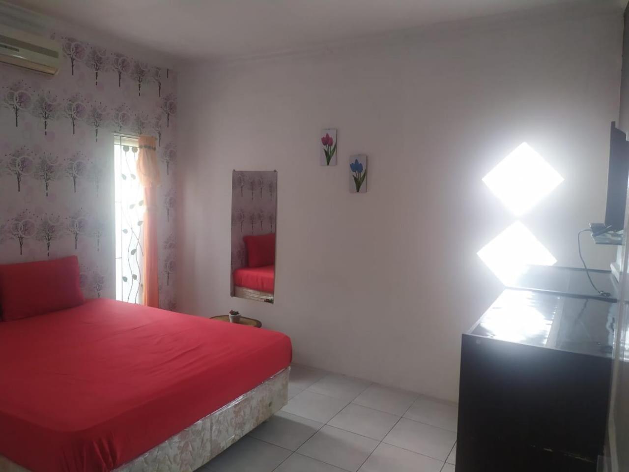 Endah Homestay Syariah Пурвокерто Экстерьер фото